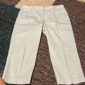 Talbots Signature Light Gray Size 4p Capri pants